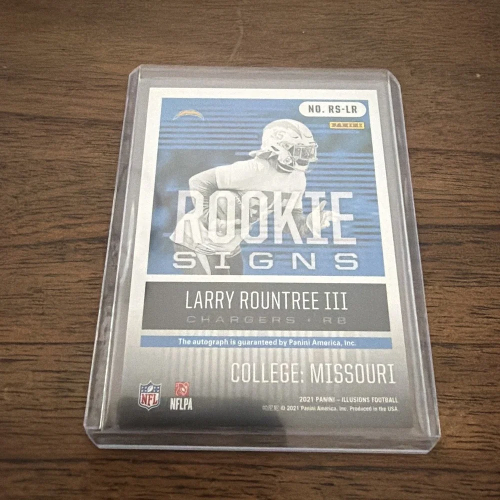 2021 Panini Illusions Rookie Signs Autograph card featuring Larry Rountree‎ III.